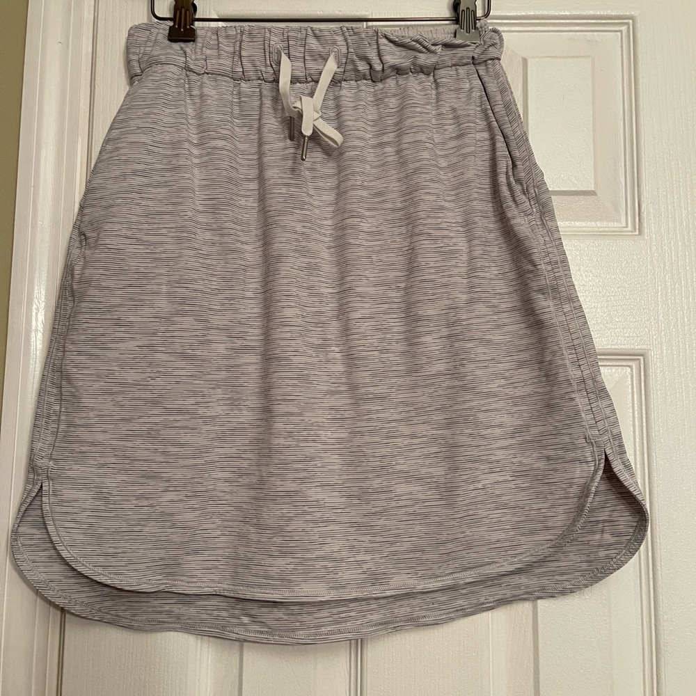 New Lululemon gray striped On the Fly skirt 6 athletic - Picture 6 of 11